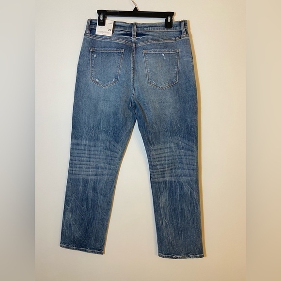 NWT Kancan Jeans Straight Fit High Waisted Medium Wash Distressed Jeans  Size 29 - Picture 5 of 8